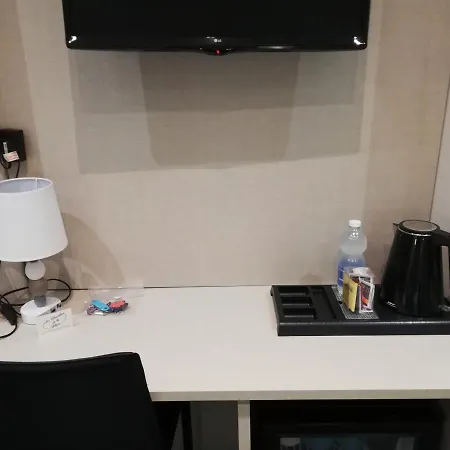 게스트하우스 Les De La Place 4*