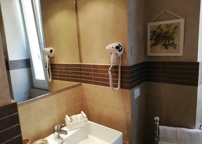 Guest house Les De La Place 4*